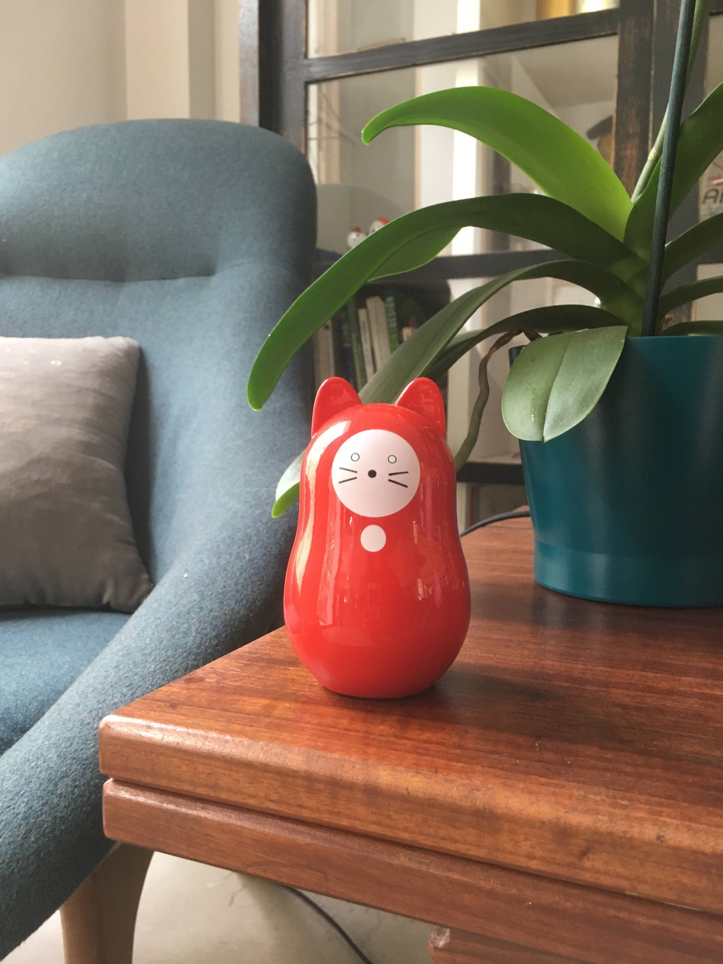 Rote Daruma-Katze „Lucky“