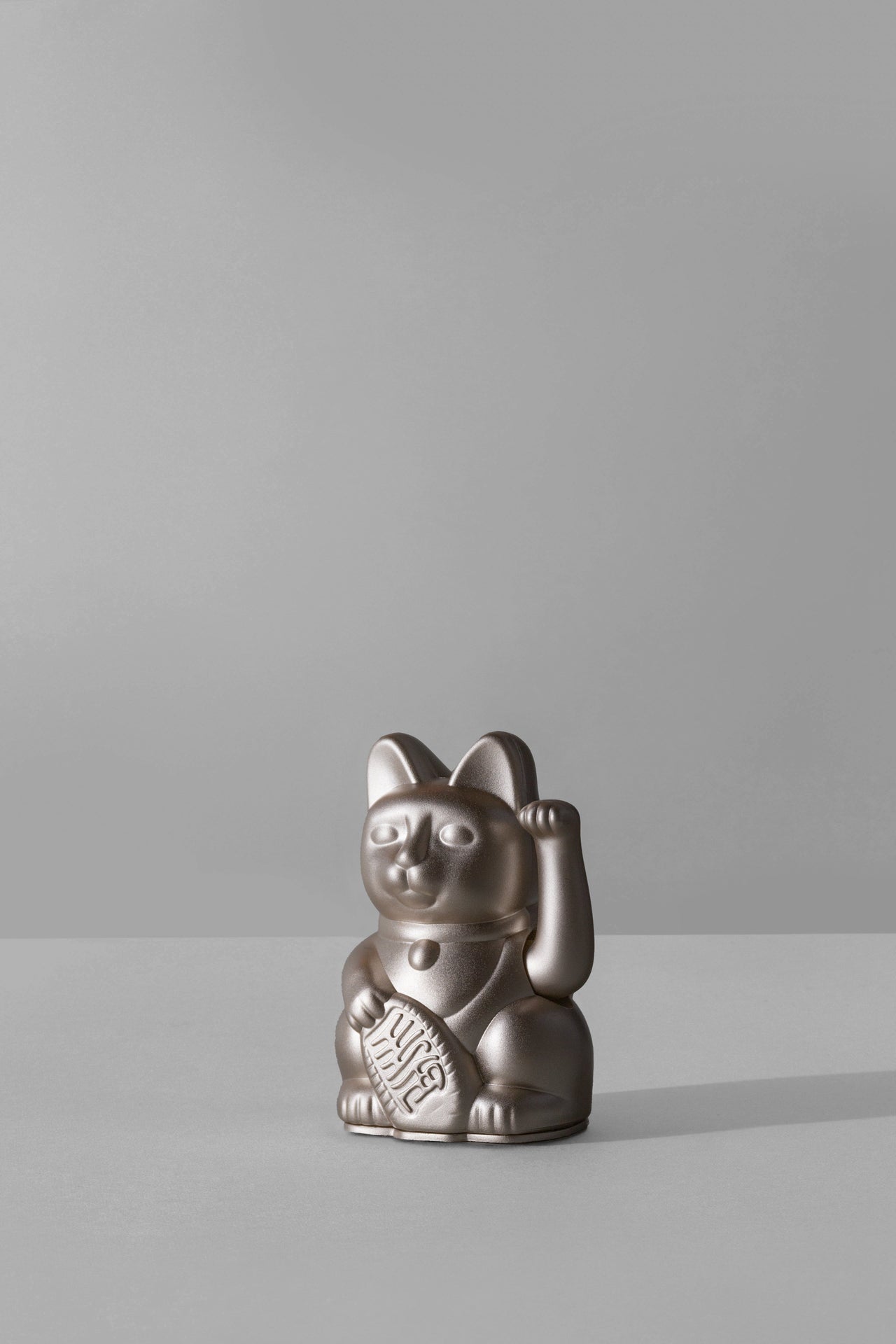 Mini Chat Chanceux Clair de Lune "Moonlight" - Maneki Neko - variante ou détail - Donkey