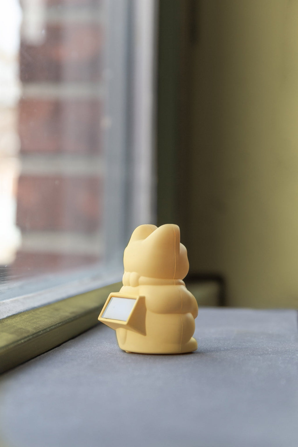 Mini Solar Yellow Lucky Cat