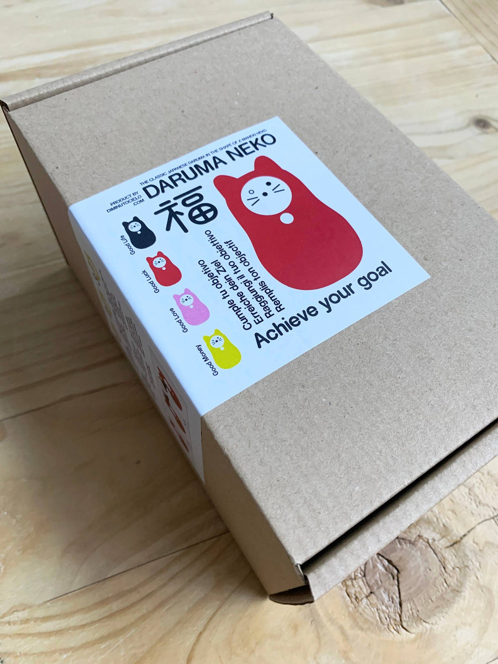 Chat Daruma Rouge "Chance" - Daruma japonais, figurine - détail du produit - Diminuto Cielo
