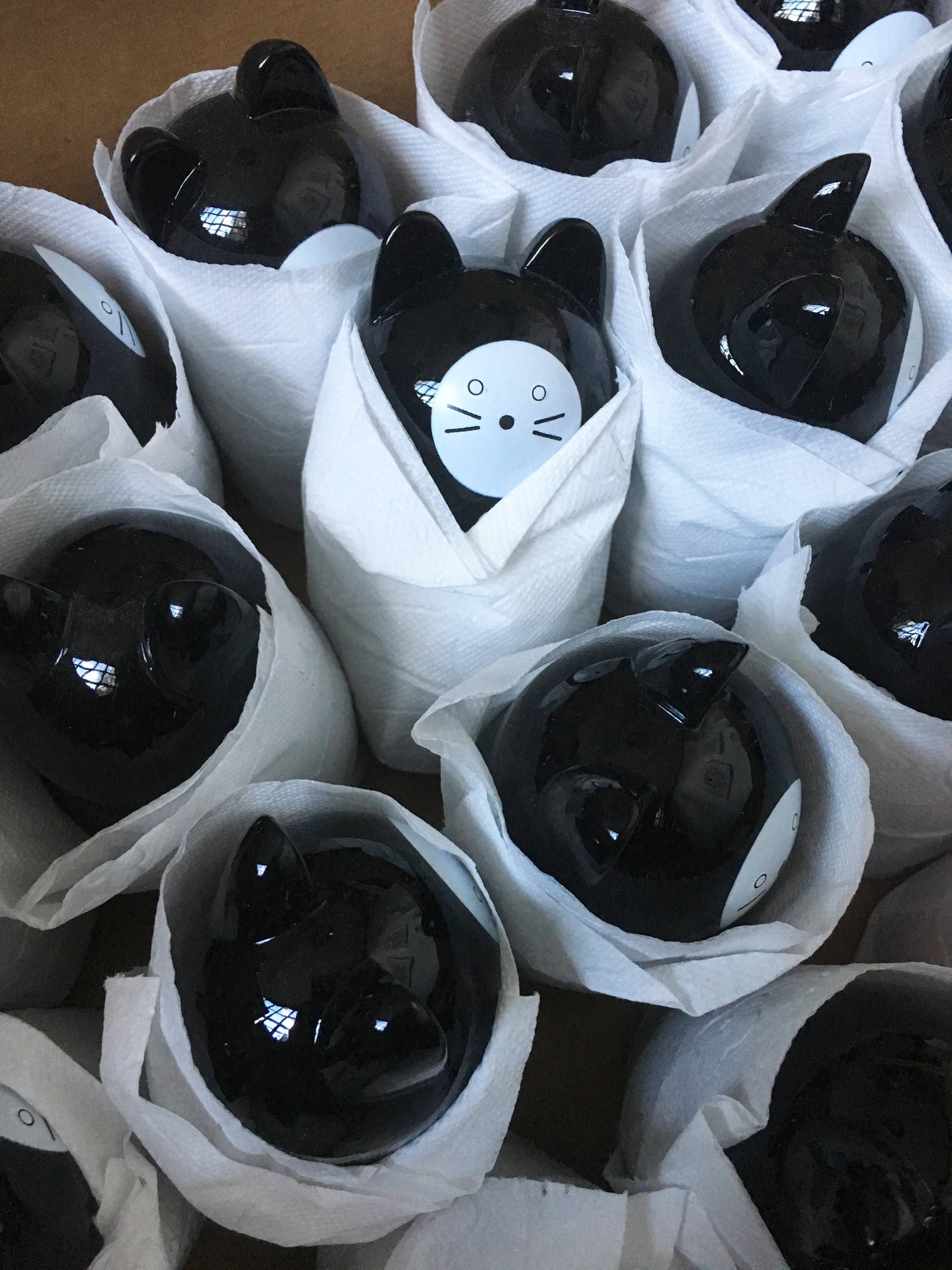 Schwarze Daruma-Katze „Gute Gesundheit“