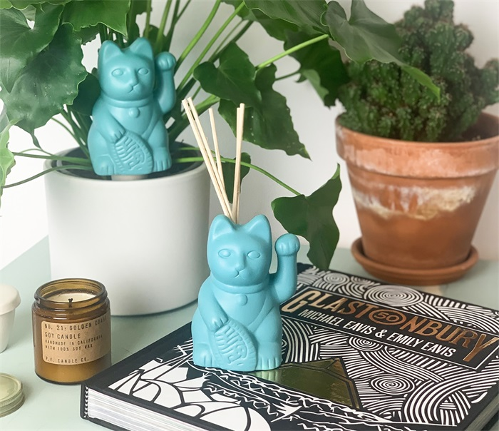 diffuseur-de-parfum-chat-chanceux-bleu-bitten 