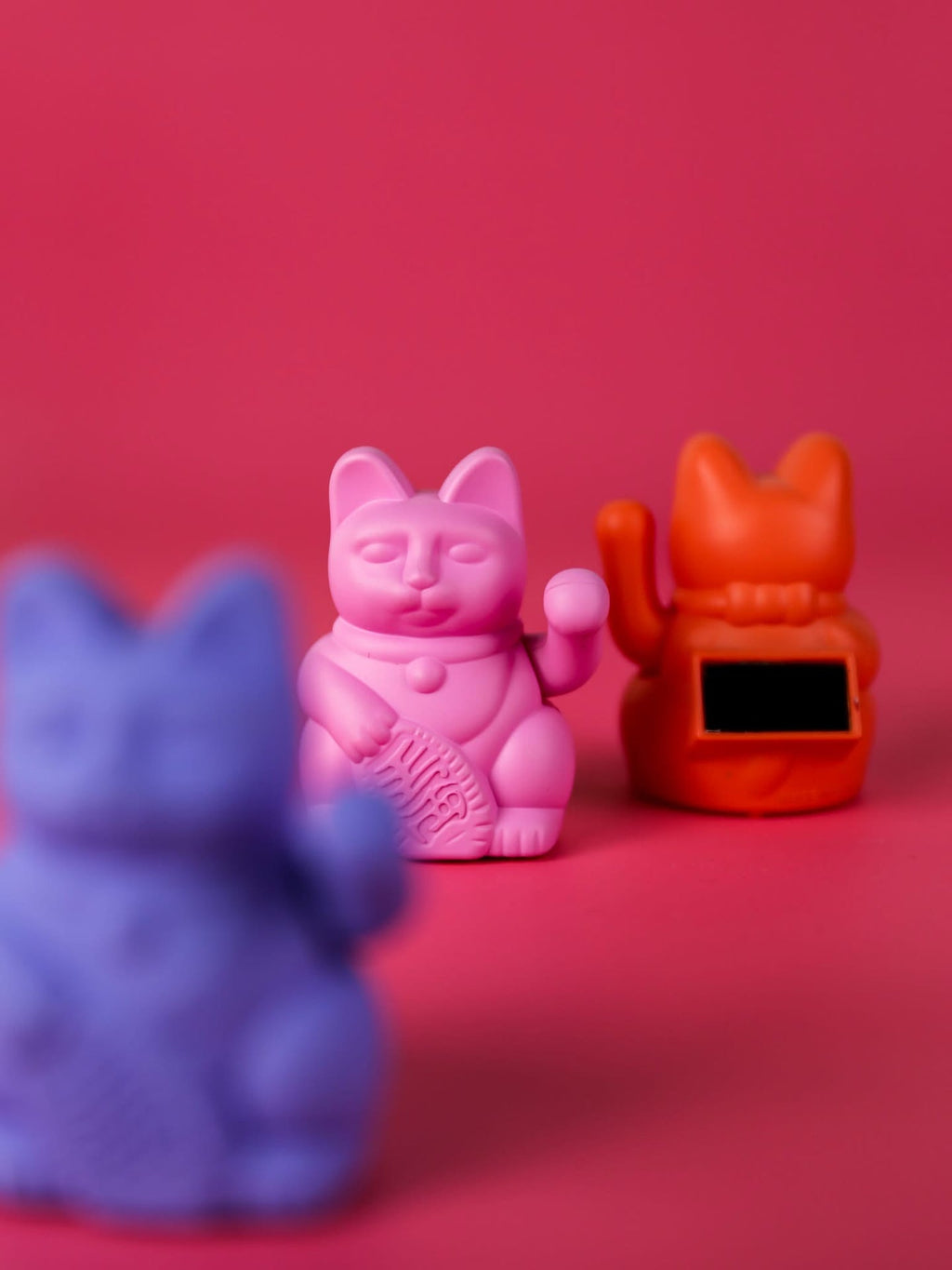 Mini Lucky Cat Solar Neon Orange