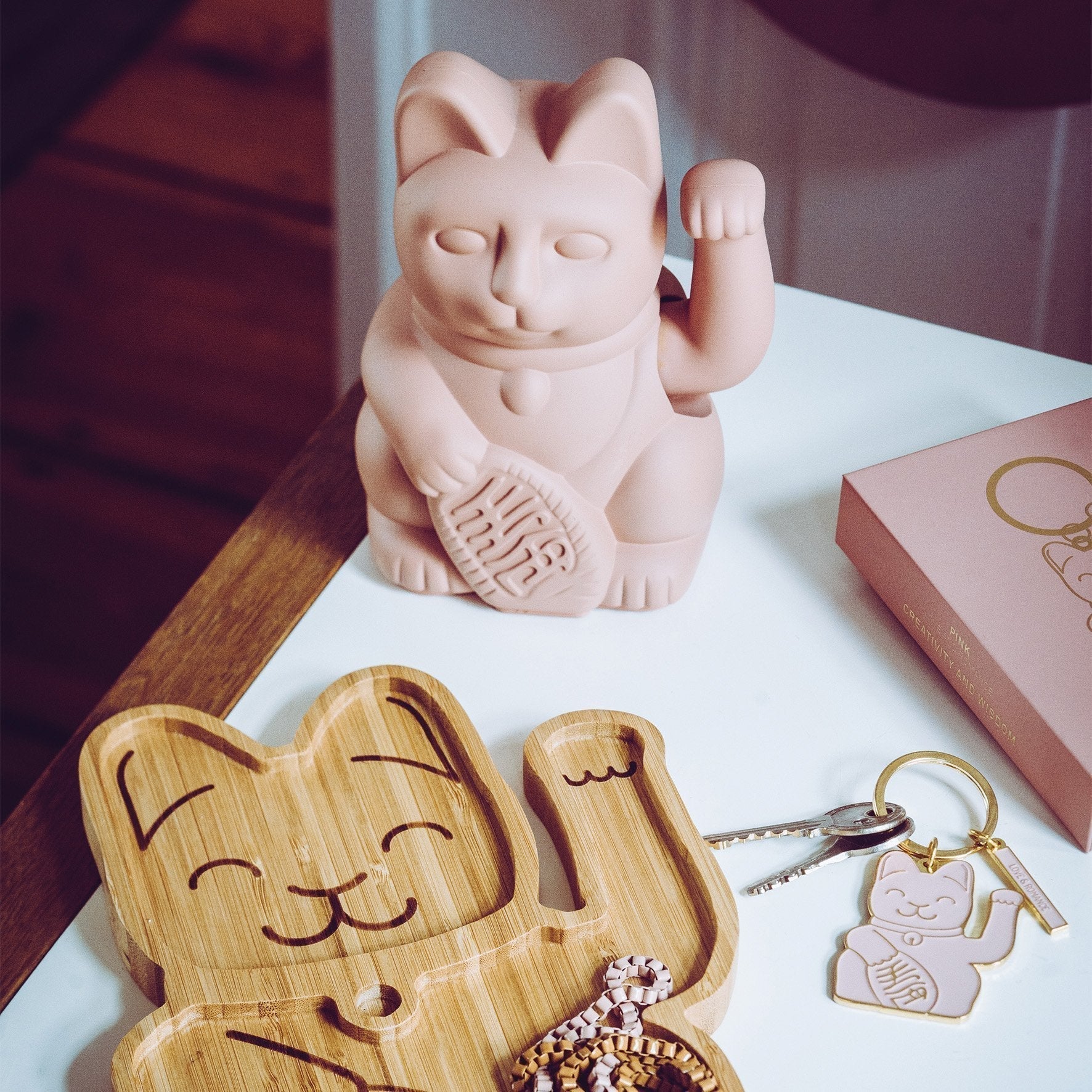 porte cles chat chanceux rose donkey 
