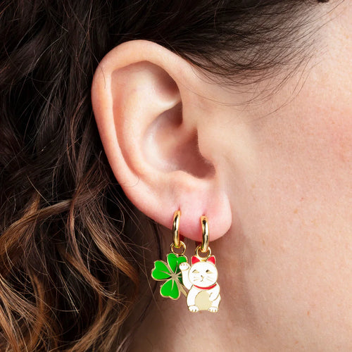 boucles-d-oreilles-creoles-chat-chanceux-et-trefle-yellow-owl-workshop 