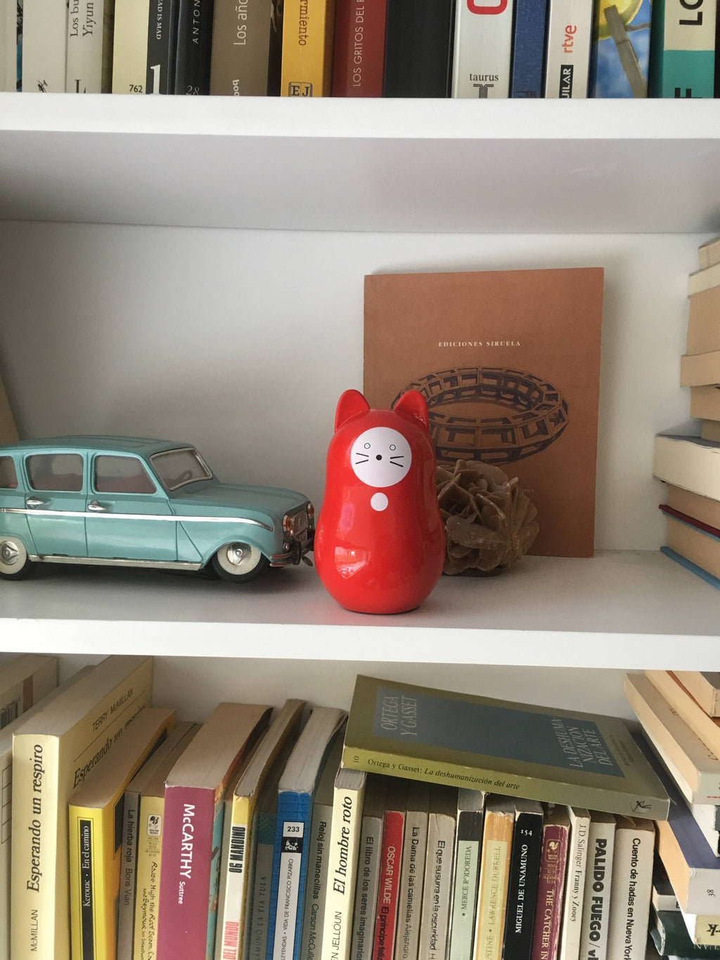 Chat Daruma Rouge "Chance" - Daruma japonais, figurine - variante ou détail - Diminuto Cielo