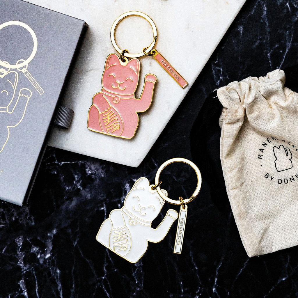 porte-cles-chat-chanceux-rose-donkey 