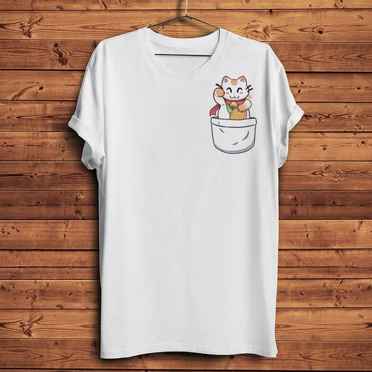 Camiseta con bolsillo y gato de la suerte